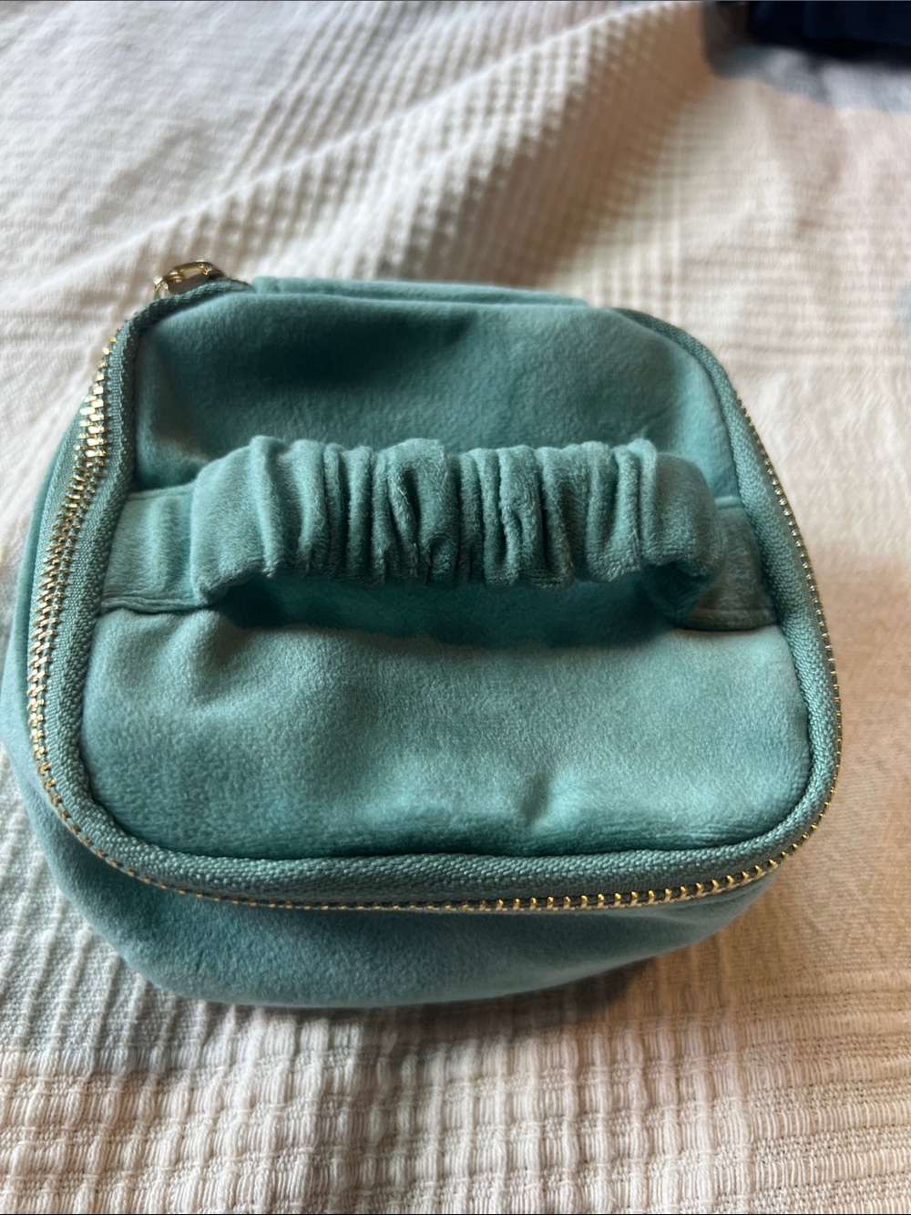 Plush Velvet Travel Makeup & Jewelry Organizer Pouch Mint Green